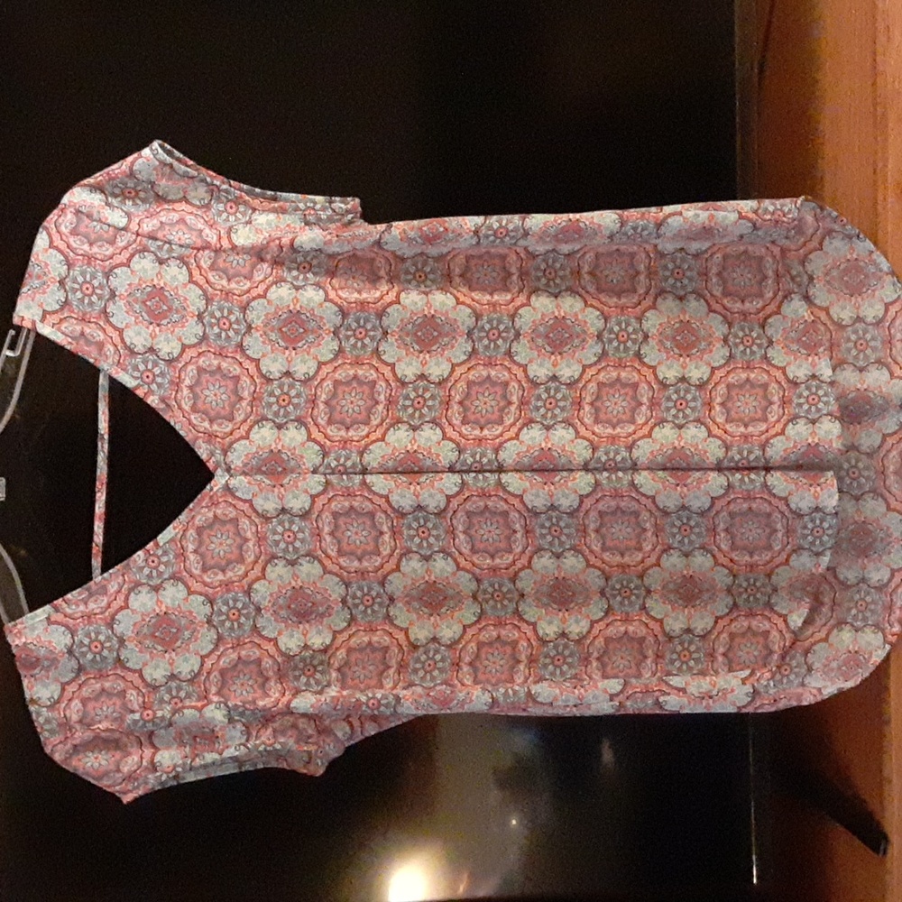 DR2 v neck top